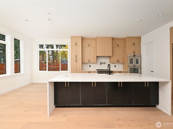 17526 Fremont Avenue N, Shoreline WA 98133