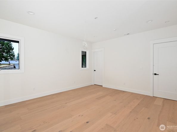 17526 Fremont Avenue N, Shoreline WA 98133