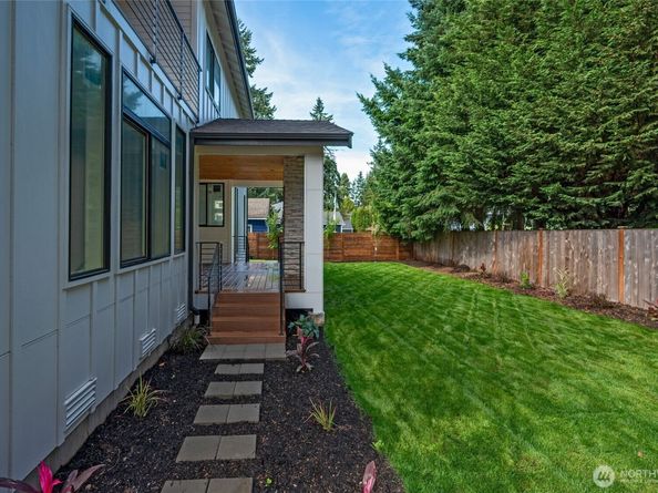 17526 Fremont Avenue N, Shoreline WA 98133