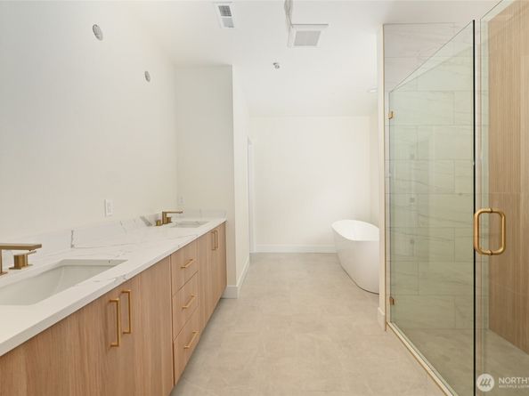 17526 Fremont Avenue N, Shoreline WA 98133