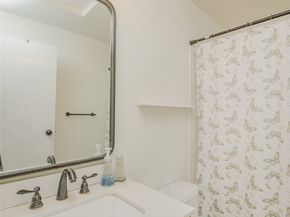 25312 42nd Place S, Kent WA 98032