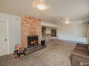 25312 42nd Place S, Kent WA 98032