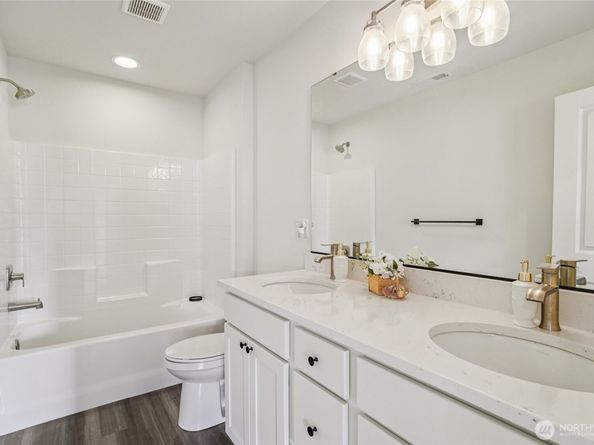 1031 133rd Place SW 8, Everett WA 98204