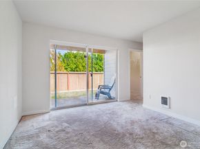1031 133rd Place SW 8, Everett WA 98204