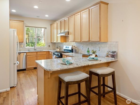 10790 221st Lane NE 28, Redmond WA 98053