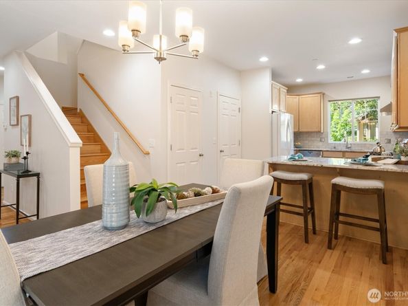10790 221st Lane NE 28, Redmond WA 98053