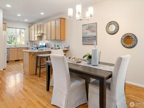 10790 221st Lane NE 28, Redmond WA 98053
