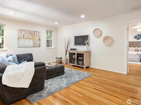 10790 221st Lane NE 28, Redmond WA 98053