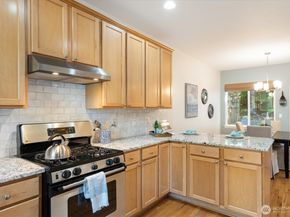 10790 221st Lane NE 28, Redmond WA 98053