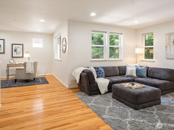 10790 221st Lane NE 28, Redmond WA 98053