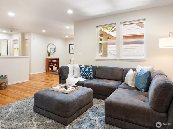 10790 221st Lane NE 28, Redmond WA 98053