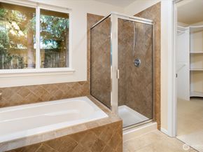 10790 221st Lane NE 28, Redmond WA 98053