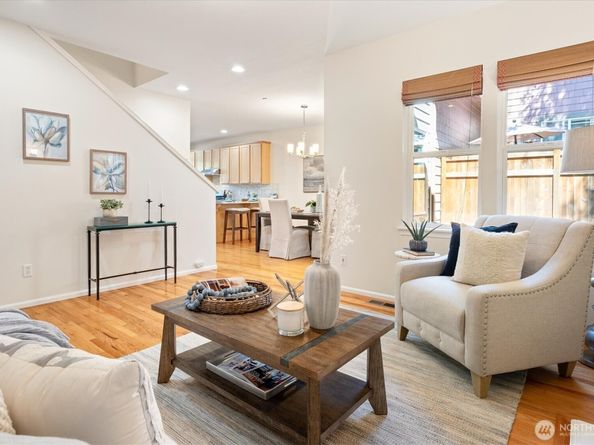 10790 221st Lane NE 28, Redmond WA 98053