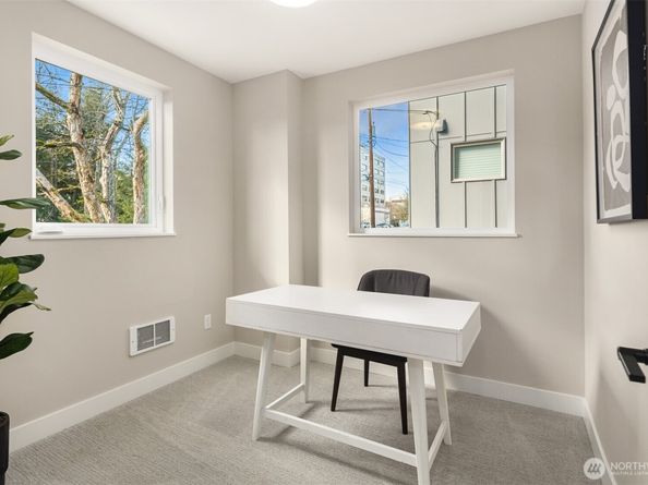 332 17th Avenue, Seattle WA 98122