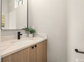 332 17th Avenue, Seattle WA 98122