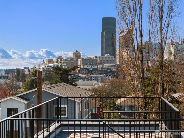 332 17th Avenue, Seattle WA 98122