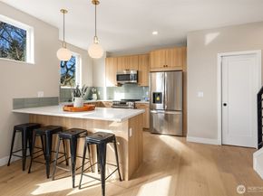 332 17th Avenue, Seattle WA 98122