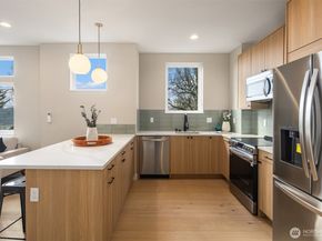 332 17th Avenue, Seattle WA 98122