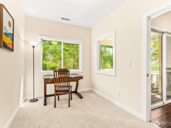 7481 Old Redmond Road 421, Redmond WA 98052