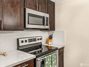 7481 Old Redmond Road 421, Redmond WA 98052