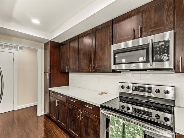 7481 Old Redmond Road 421, Redmond WA 98052