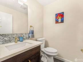 7481 Old Redmond Road 421, Redmond WA 98052
