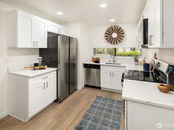 4015 145th Avenue NE, Bellevue WA 98007