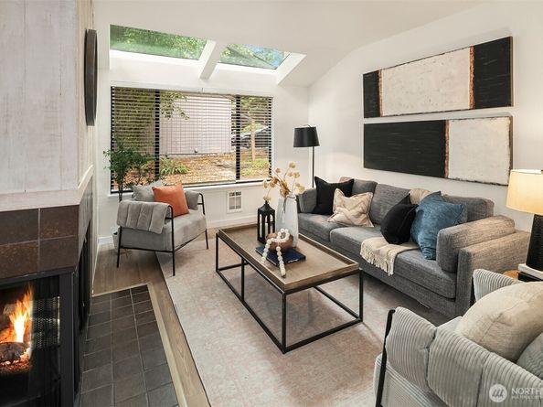 4015 145th Avenue NE, Bellevue WA 98007