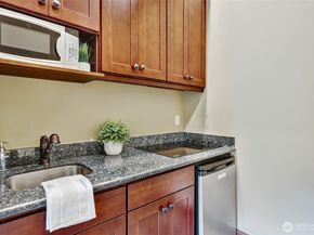 4034 NE 195th Street, Lake Forest Park WA 98155