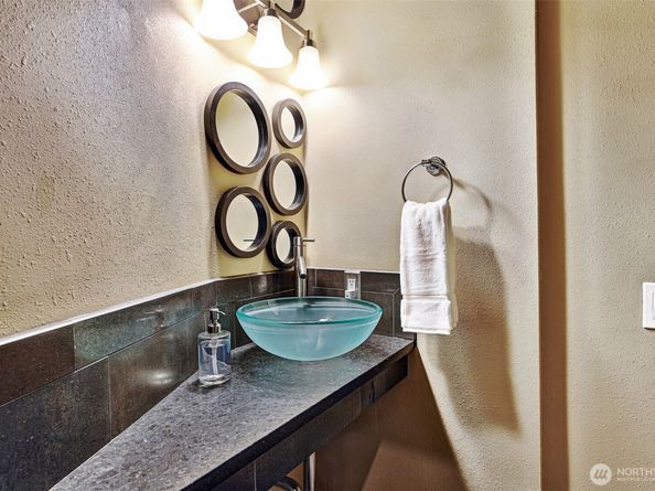 4034 NE 195th Street, Lake Forest Park WA 98155