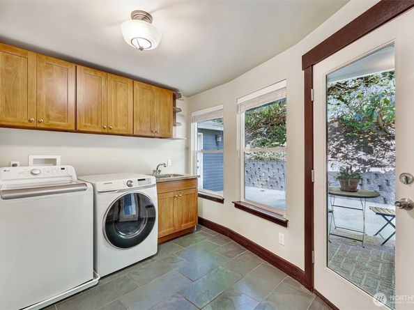 4034 NE 195th Street, Lake Forest Park WA 98155