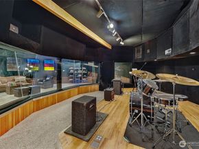 4034 NE 195th Street, Lake Forest Park WA 98155