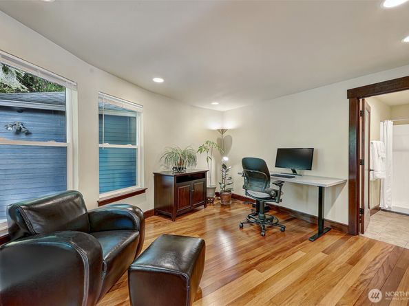 4034 NE 195th Street, Lake Forest Park WA 98155