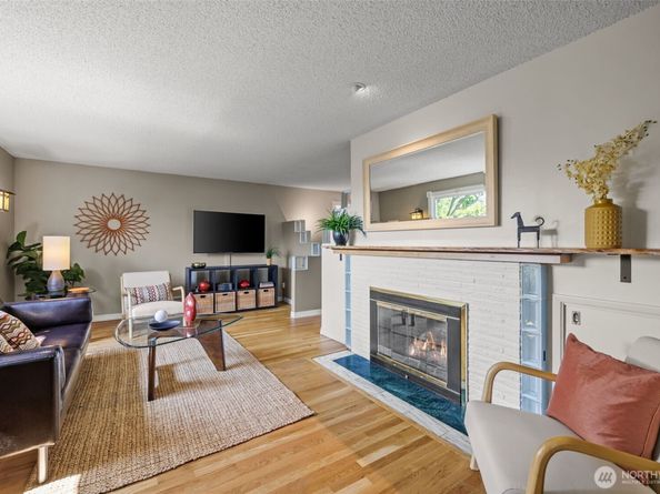 3016 NW 74th Street, Seattle WA 98117