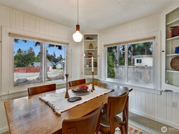 16003 15th Avenue SW, Burien WA 98166