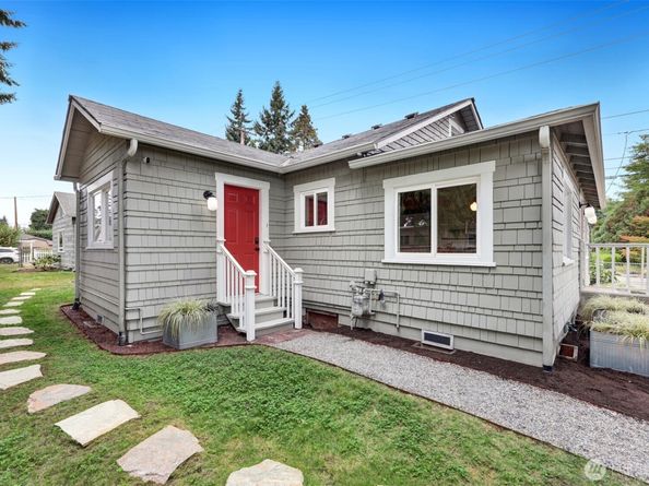 16003 15th Avenue SW, Burien WA 98166