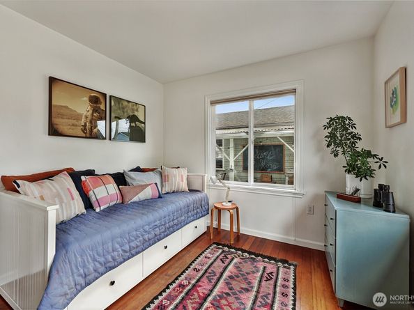 16003 15th Avenue SW, Burien WA 98166