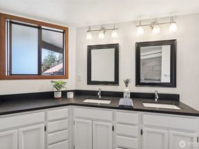 11620 100th Avenue NE C212, Kirkland WA 98034