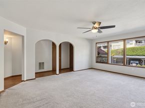 11620 100th Avenue NE C212, Kirkland WA 98034