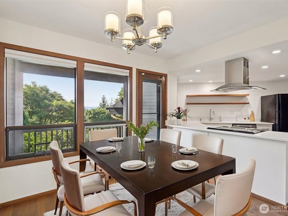 11620 100th Avenue NE C212, Kirkland WA 98034