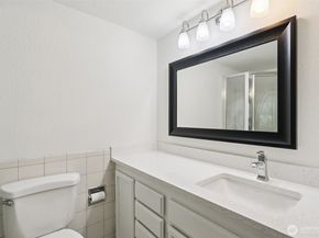 11620 100th Avenue NE C212, Kirkland WA 98034