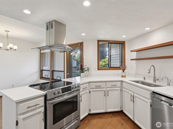 11620 100th Avenue NE C212, Kirkland WA 98034