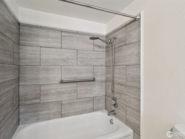 11620 100th Avenue NE C212, Kirkland WA 98034
