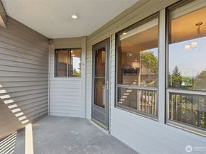 11620 100th Avenue NE C212, Kirkland WA 98034