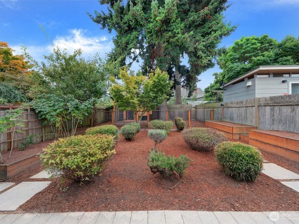 329 NW 80th Street, Seattle WA 98117