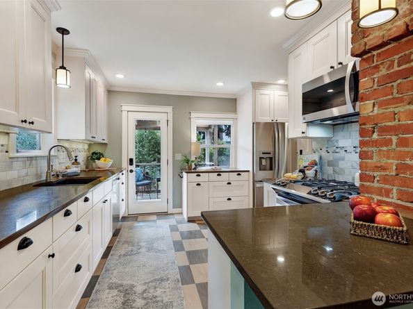 329 NW 80th Street, Seattle WA 98117