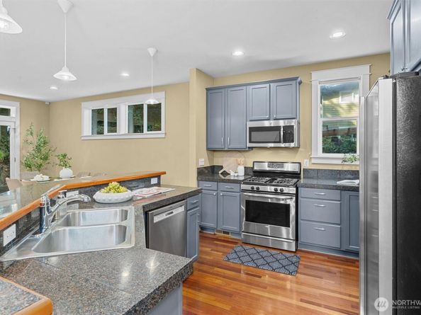 445 26th Avenue E, Seattle WA 98112