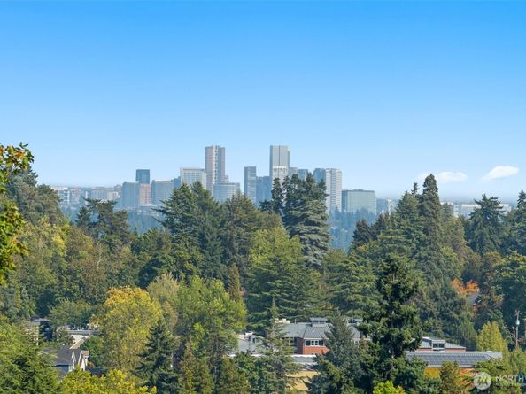 445 26th Avenue E, Seattle WA 98112
