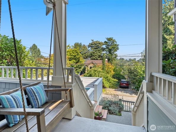 445 26th Avenue E, Seattle WA 98112