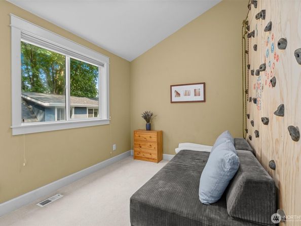 445 26th Avenue E, Seattle WA 98112
